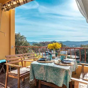 L'odyssee Provencale, Un Duplex De Charme De 2 Au Pied Du Village Medieval De Bormes-les-mimosas, Offrant Des Prestations De Gamme Et Superbe Vue Sur Le Massif Des Maures , Bormes-les-Mimosas Frankreich